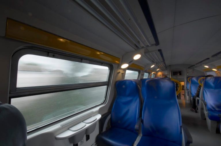 Pociąg Frecciarossa - połączenia Wnętrze wagonu Frecciarossa - klasy podróży i fotele