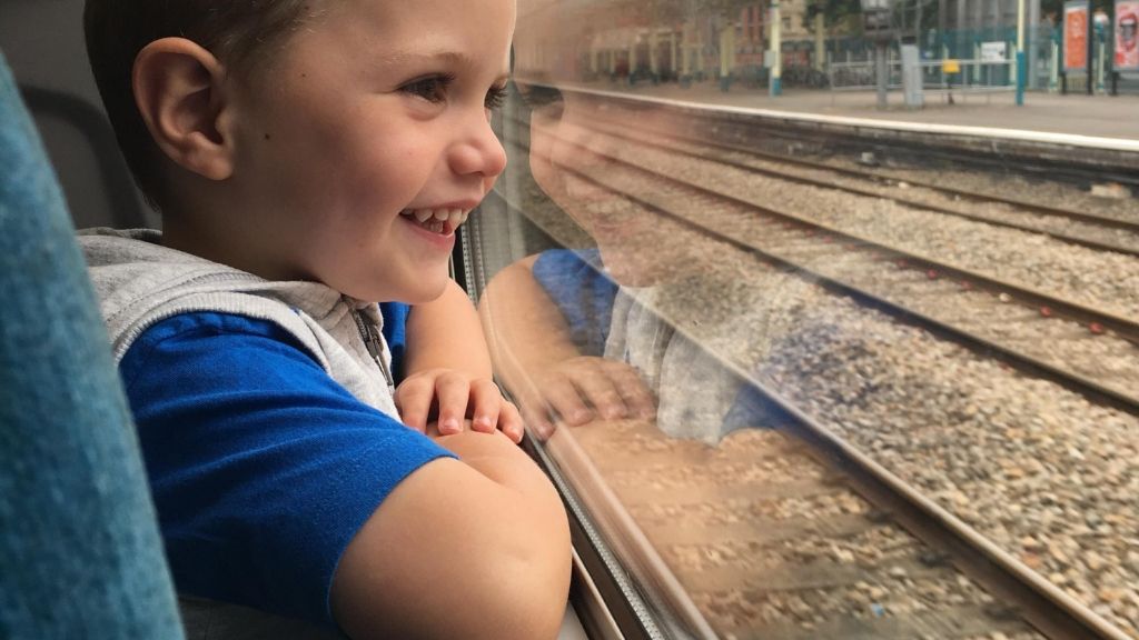 Ulgi i zniżki w PKP Dziecko w pociągu