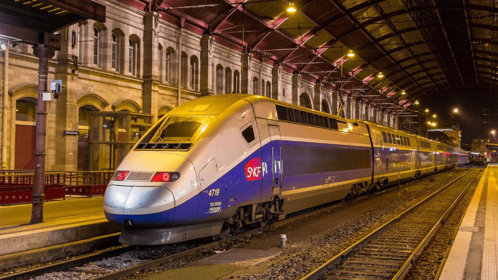 TGV - szybka kolej we Francji Pociąg TGV na stacji