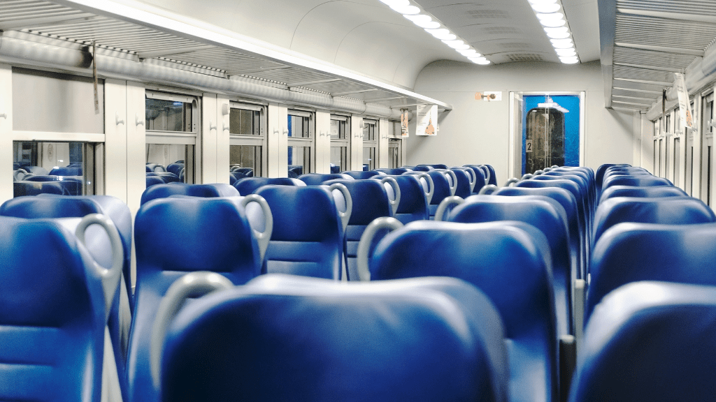 Jak wygląda pociąg Intercity? Środek pociągu