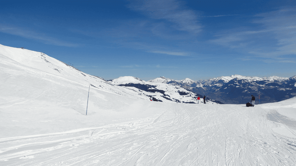 Travelski Express – wszystko, co warto wiedzieć o tym przewoźniku Stoki narciarskie w Alpach francuskich