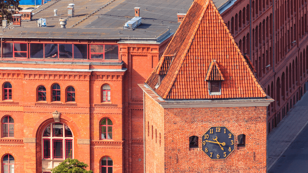 Elbląg – poznaj atrakcje turystyczne, które warto zobaczyć Brama Targowa