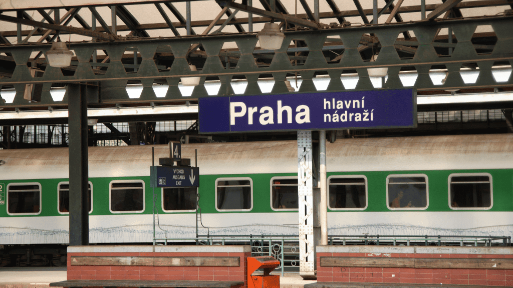 Kiedy jechać do Pragi Stacja kolejowa w Pradze