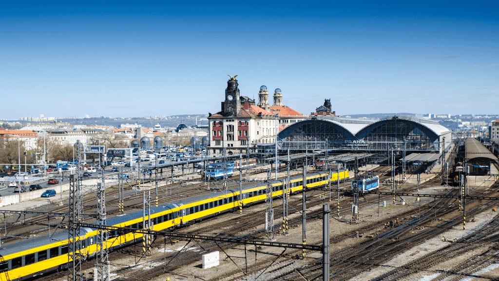 Co zobaczyć w Pradze - główne atrakcje panorama Pragi