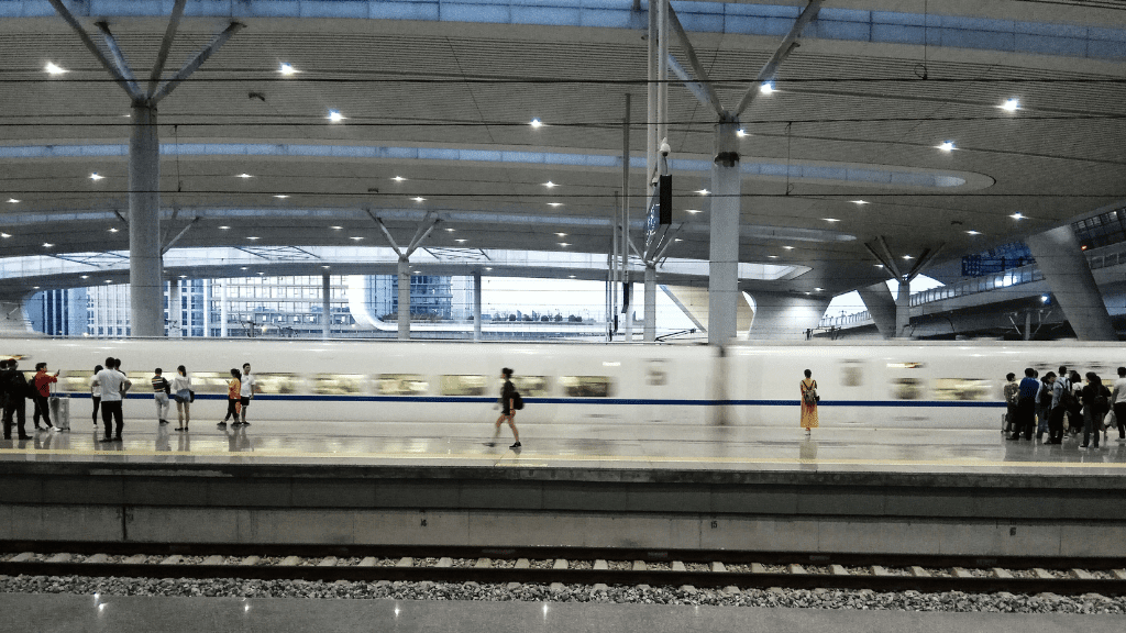 CPK – co to jest? Budowa, linie kolejowe i przebieg projektu | EuroPodróż Dworzec kolejowy