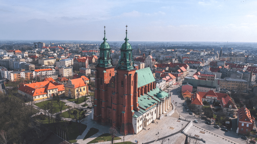 City break z Poznania pociągiem – najlepsze i tanie kierunki Gniezno