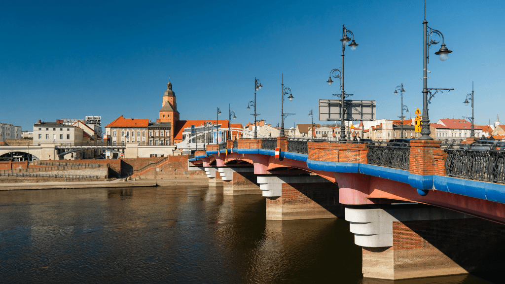 City break z Poznania pociągiem – najlepsze i tanie kierunki Most nad rzeką Wartą