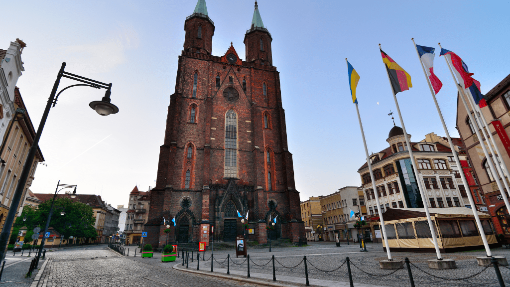 Legnica – poznaj atrakcje i zabytki, które musisz zobaczyć Kościół