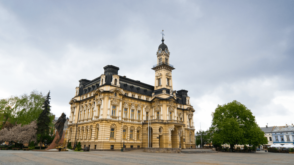 City break z Krakowa pociągiem – tanie i szybkie pomysły na wyjazd Nowy Sącz