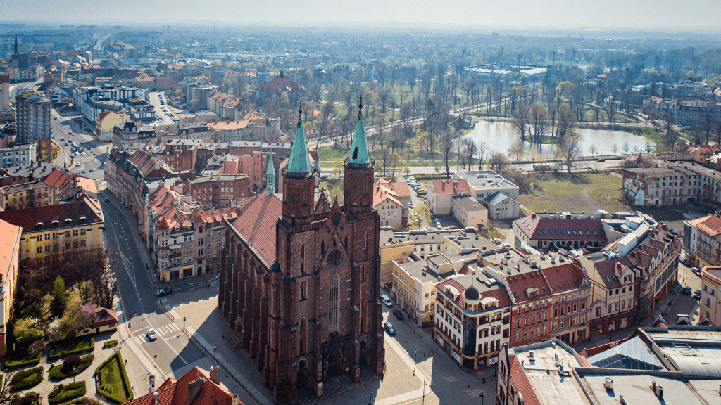 City break z Wrocławia pociągiem Legnica z lotu ptaka