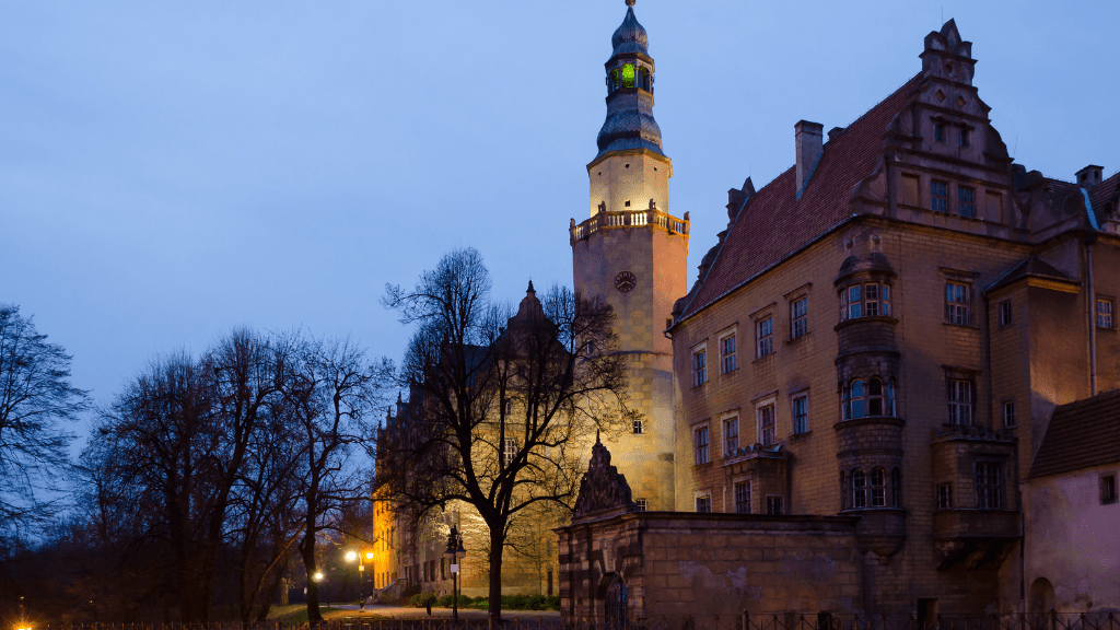 City break z Wrocławia pociągiem zamek w Oleśnicy