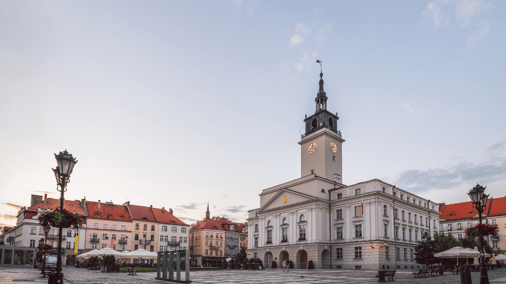 City break z Wrocławia pociągiem Kalisz widok na stare miasto