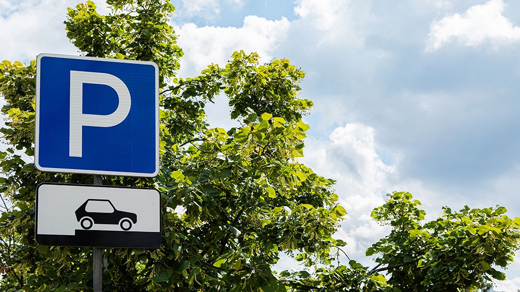 dworzec pkp brzeg znak parkingu