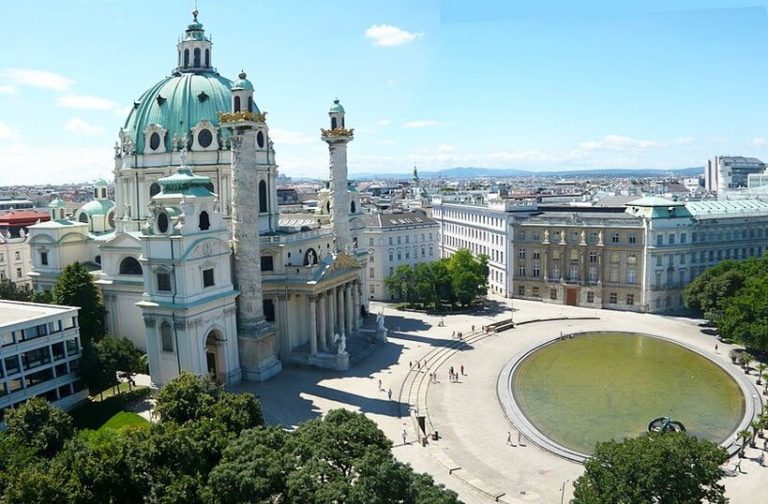 Wiedeń bilety kolejowe online Pociągiem do Wiednia - Karlsplatz