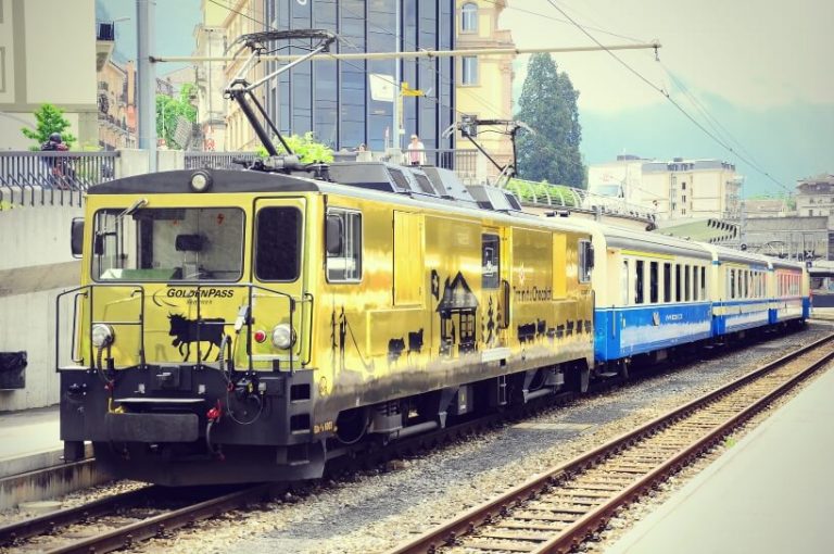 Train du Chocolat - kolej panoramiczna w Szwajcarii Train du Chocolat - zwiedzanie Szwajcarii koleją