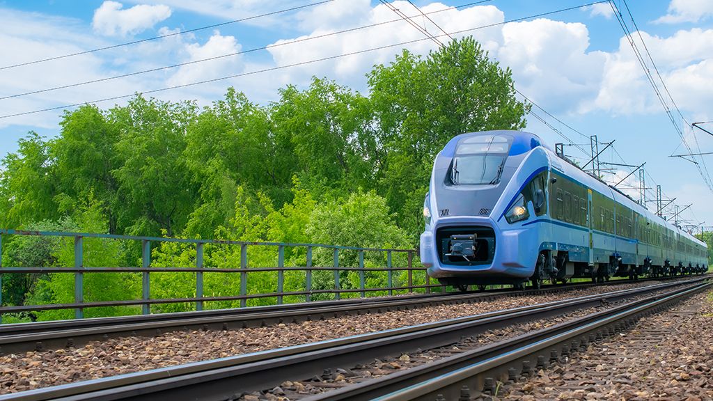 Jak dojechać do Wisły pociągiem? Poznaj najwygodniejsze połączenia Pociąg InterCity