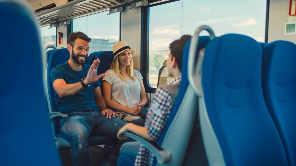 1 czy 2 klasa w pociągu Intercity? Rodzina w pociągu