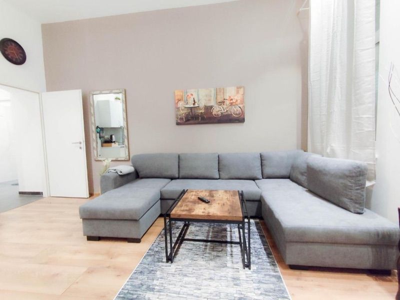 Cozy Apartments in Central Location with Free Parking, hotel blisko dworca Meidling