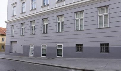 Günther Deix, sklep przy dworcu Meidling