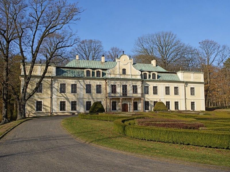 Muzeum Zagłębia w Będzinie - Pałac Mieroszewskich, atrakcja w pobliżu dworca Będzin Miasto