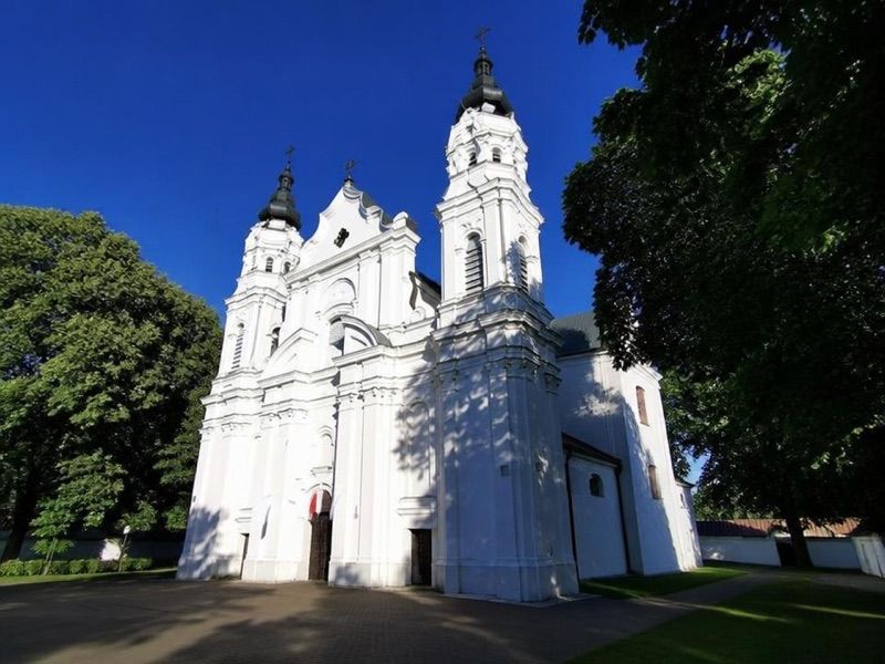 Kościół Rzymskokatolicki pw. Narodzenia NMP w Białej Podlaskiej, atrakcja w pobliżu dworca Biała Podlaska