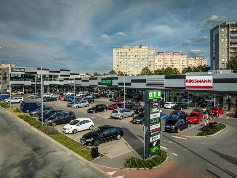 OTO Park Bolesławiec, galeria handlowa w pobliżu dworca Bolesławiec