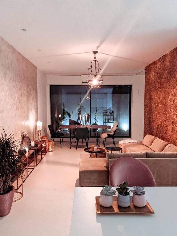 Lovely appartment with a big terrace in the heart of Lugano, hotel blisko dworca Lugano