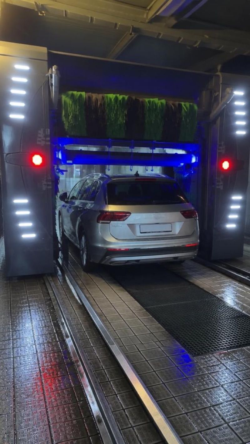 k kiosk, sklep przy dworcu Lugano