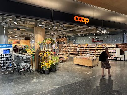 Coop Supermarkt Zürich Airport Shopping, sklep przy dworcu Zürich Flughafen