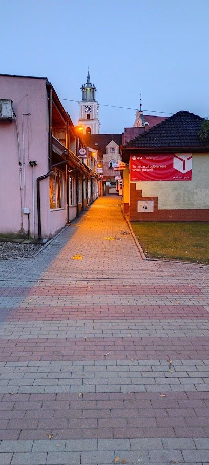 Intermarché, sklep przy dworcu Dworzec Kolejowy Chodzież
