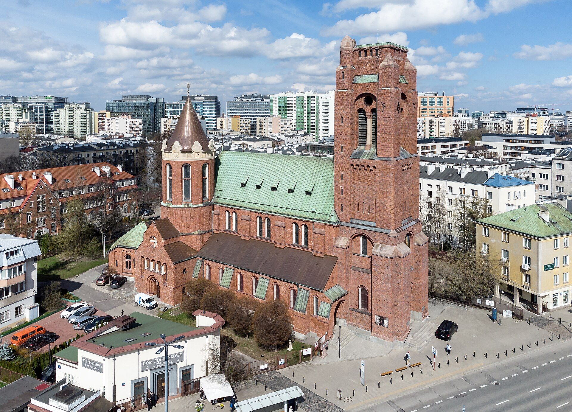 Kościół pw. Niepokalanego Poczęcia N.M.P., atrakcja w pobliżu dworca Chojnów
