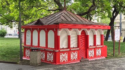 Rondocubist Kiosk, sklep przy dworcu Praha hlavní nádraží