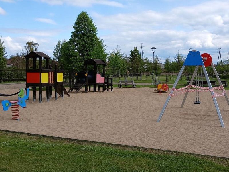 Park Borowiacki, atrakcja w pobliżu dworca Czersk