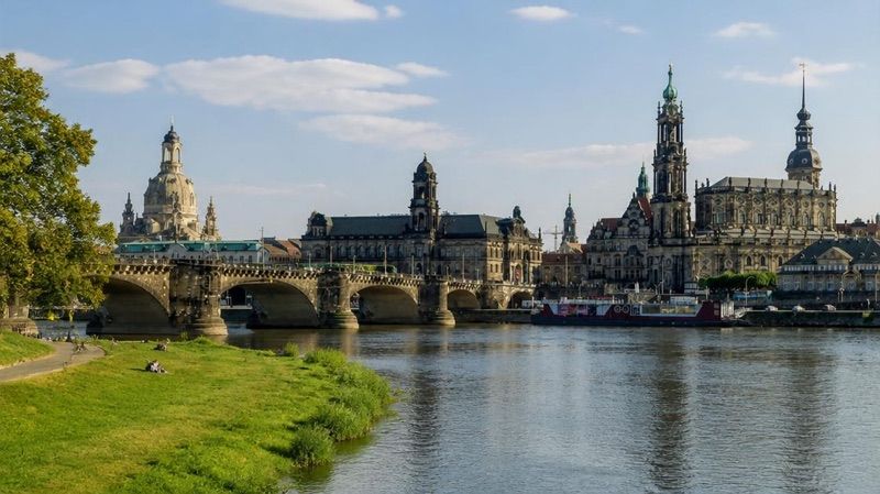 Widok Canaletto, atrakcja w pobliżu dworca Dresden-Neustadt