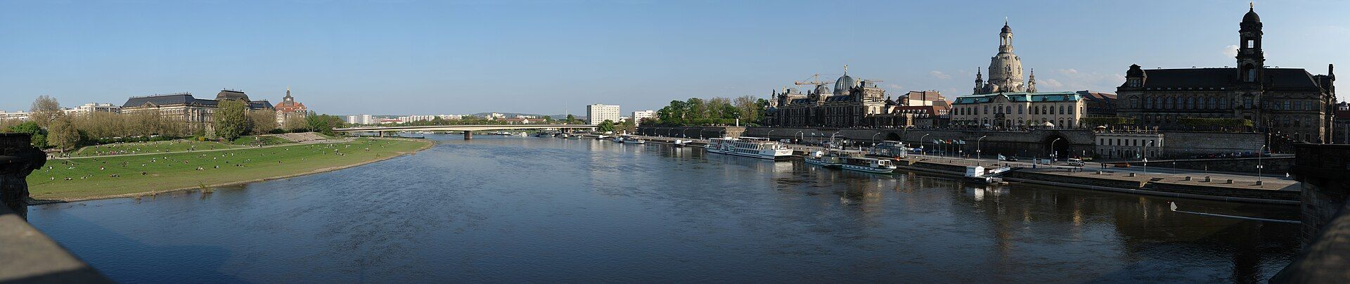 Tarasy Brühla, atrakcja w pobliżu dworca Dresden-Neustadt