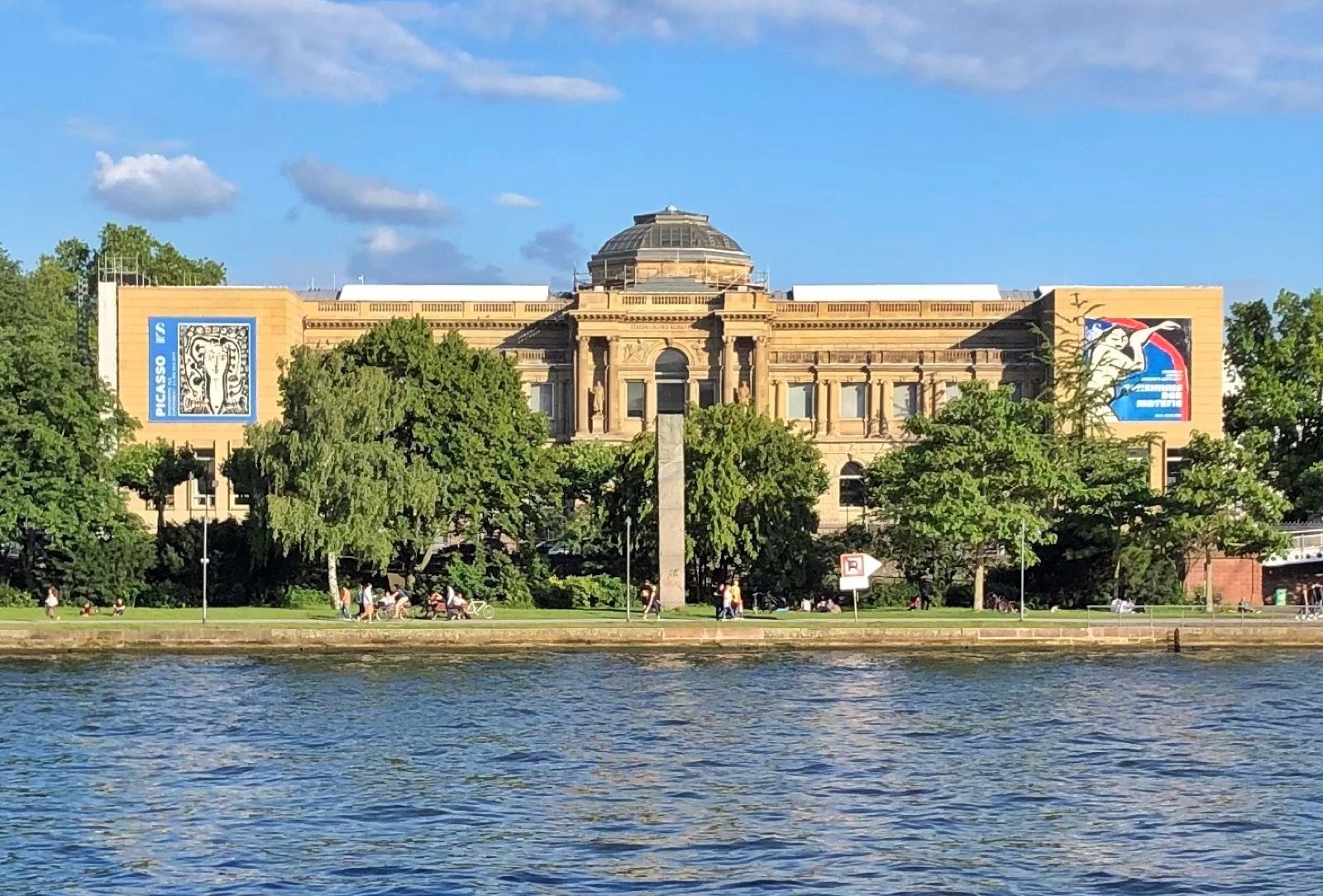 Städel Museum, atrakcja w pobliżu dworca Frankfurt (Main) Hauptbahnhof