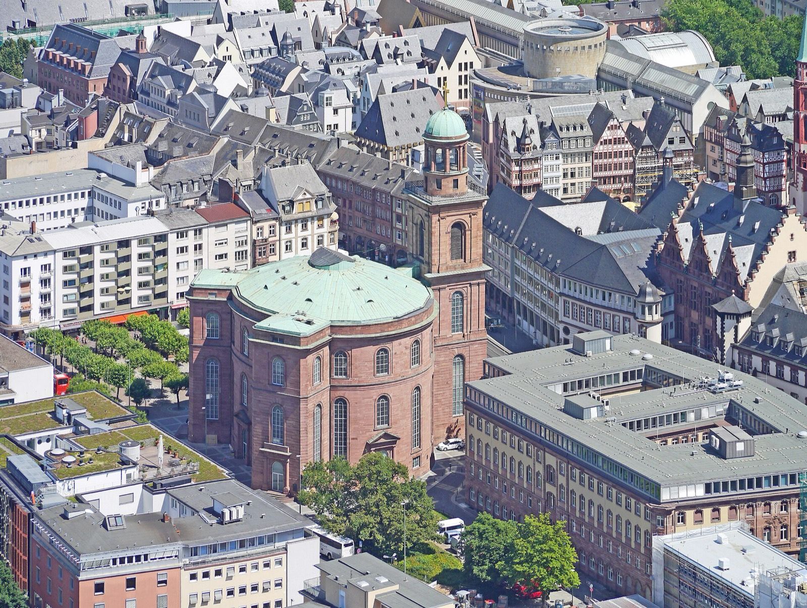 Kościół Świętego Pawła we Frankfurcie nad Menem, atrakcja w pobliżu dworca Frankfurt (Main) Hauptbahnhof