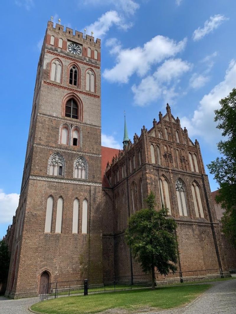 Kościół Mariacki we Frankfurcie nad Odrą, atrakcja w pobliżu dworca Bahnhof, Frankfurt (Oder)