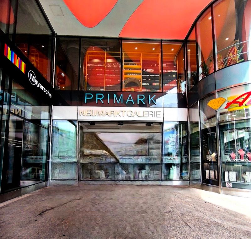 NEUMARKT Galerie Köln, galeria handlowa w pobliżu dworca Köln Hauptbahnhof