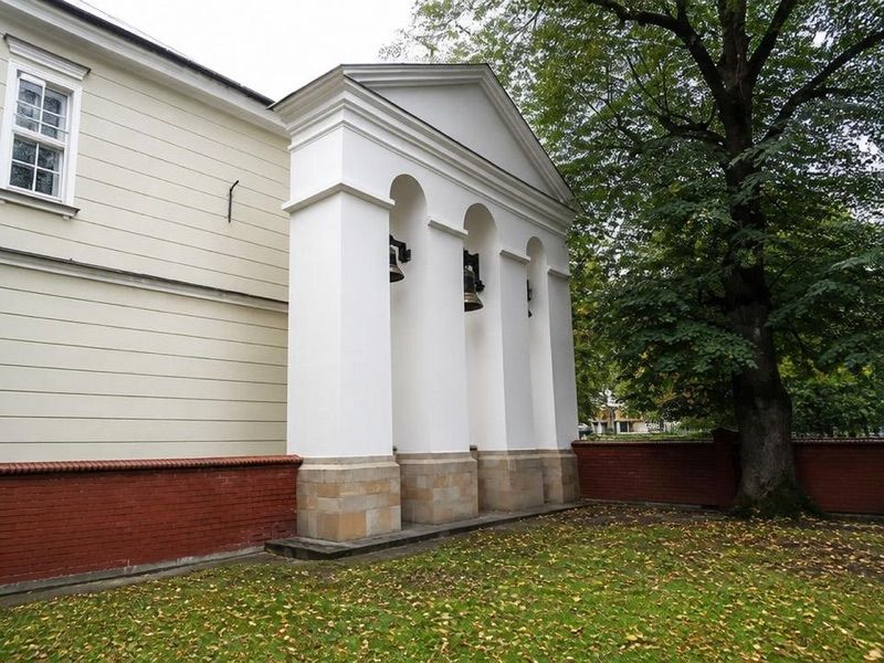 Dzwonnica z 1839 r., atrakcja w pobliżu dworca Dębica
