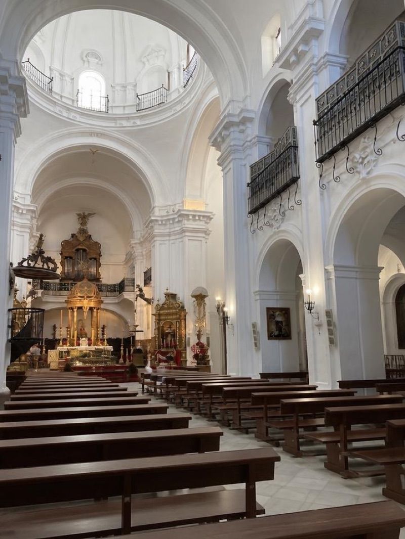 Kościół Świętego Krzyża, atrakcja w pobliżu dworca Sevilla - Santa Justa