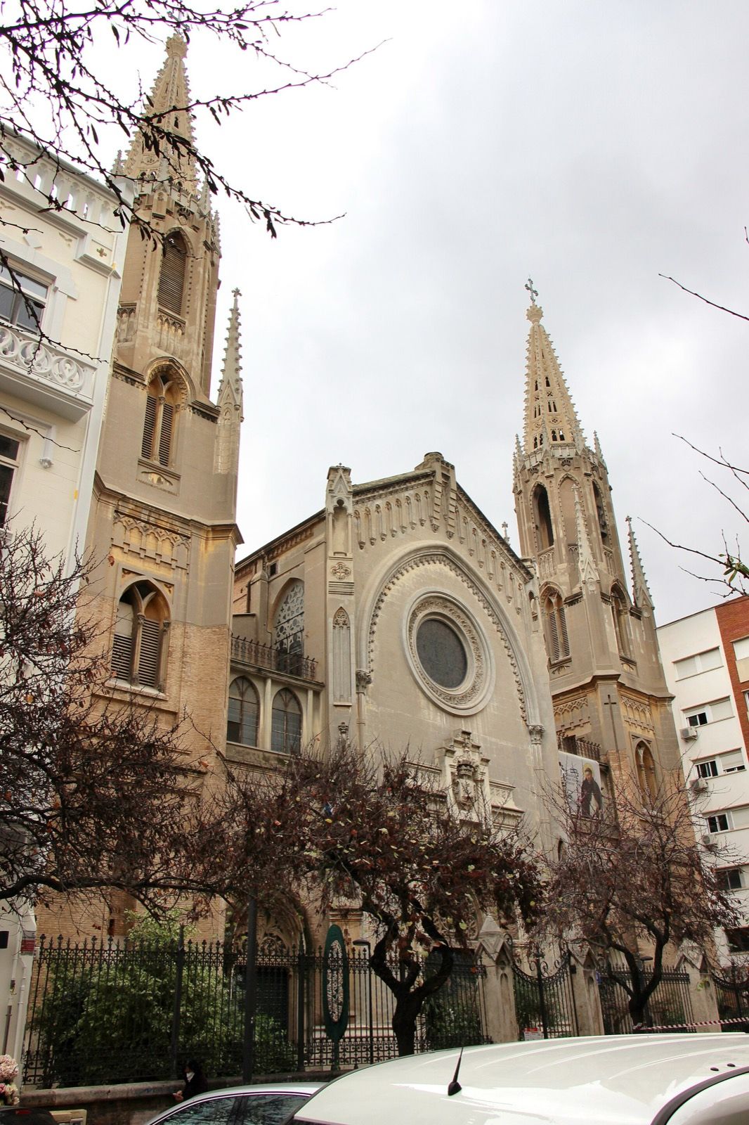 Basílica San Vicente Ferrer, atrakcja w pobliżu dworca Joaquín Sorolla