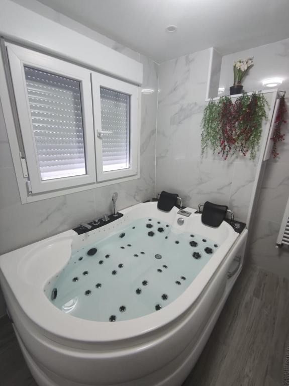 Apartamento con Jacuzzi: El Rincón de las Delicias, hotel blisko dworca Zaragoza - Delicias
