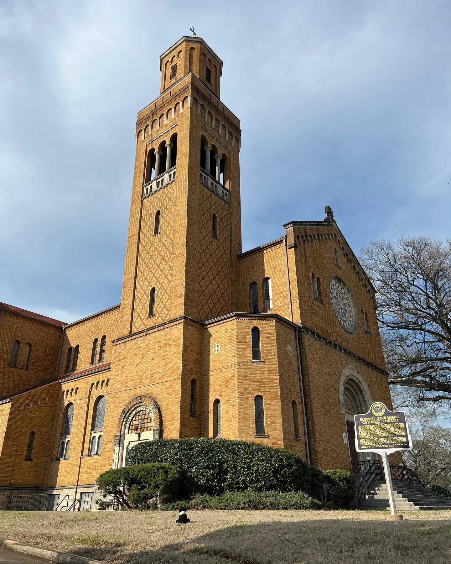 The Catholic Church of the Blessed Sacrament, atrakcja w pobliżu dworca Euston