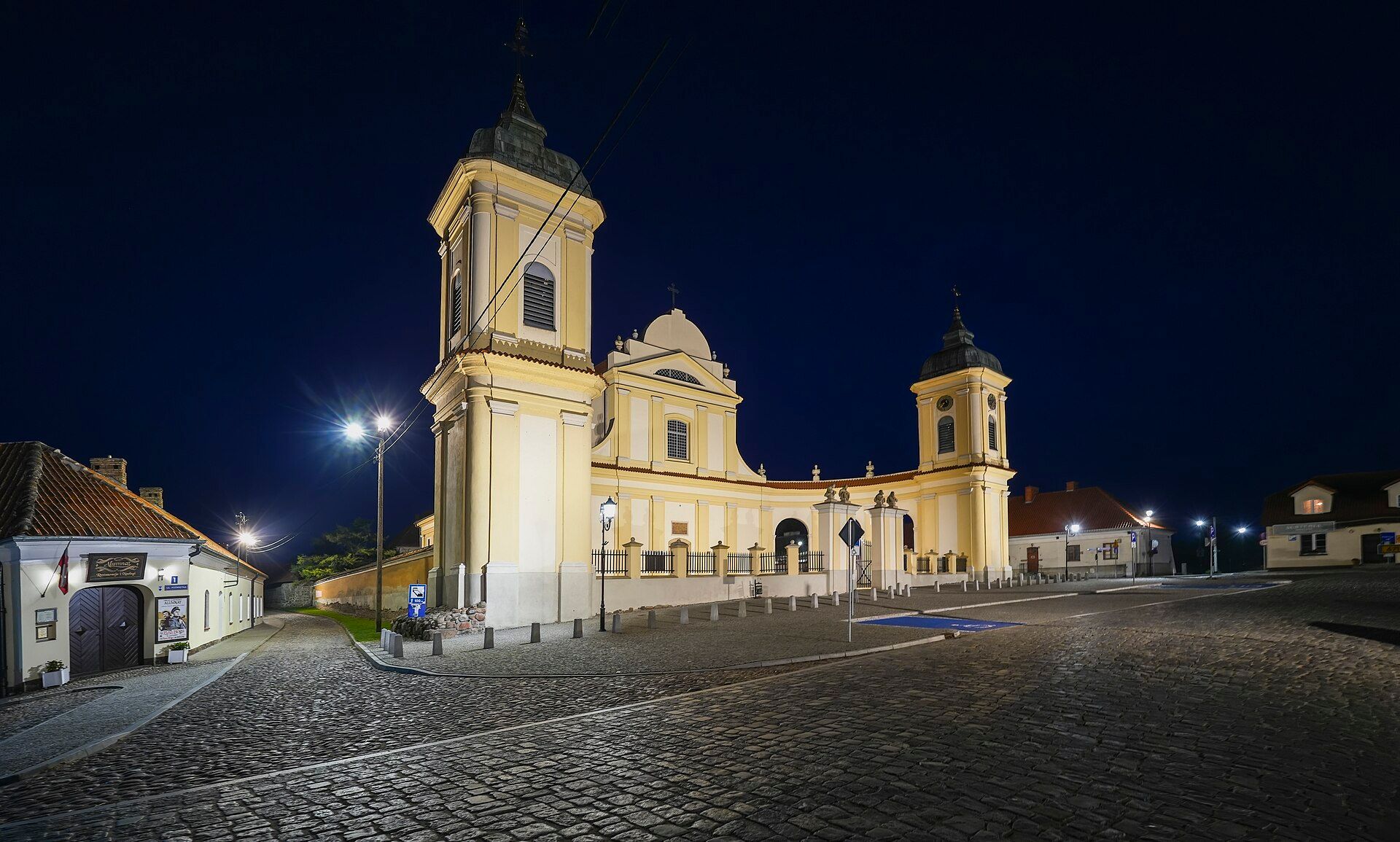 Parafia rzymskokatolicka Trójcy Przenajświętszej, atrakcja w pobliżu dworca Grajewo
