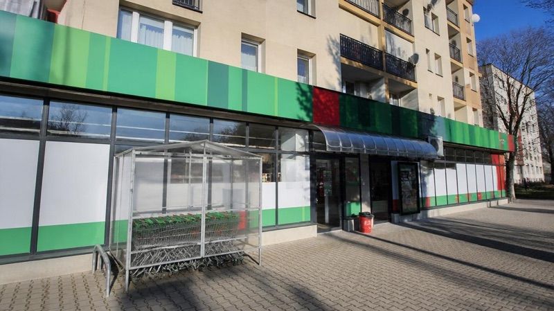 Delikatesy Centrum, sklep przy dworcu Grybów