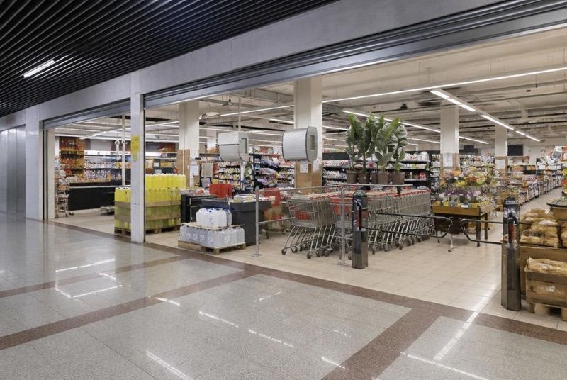 Auchan Jarosław Pruchnicka, sklep przy dworcu Jarosław