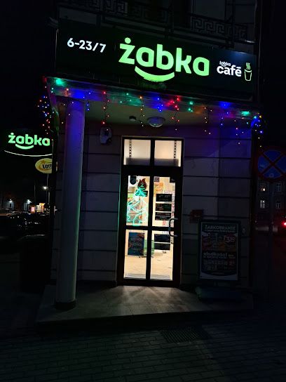 Żabka na rogu, sklep przy dworcu Jarosław