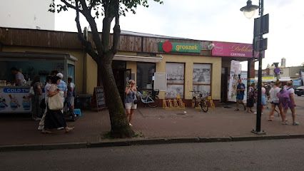 Groszek, sklep przy dworcu Dworzec kolejowy Jastarnia
