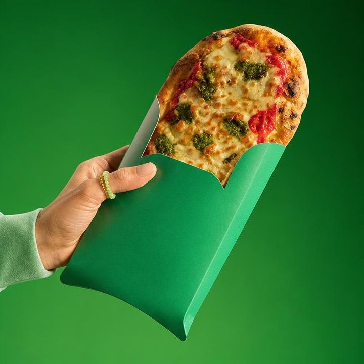 Żabka | Prosto z pieca, okolice dworca Jaworzyna Śląska